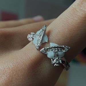 White Vivianne Westwood Heart Ring 🤍